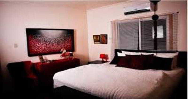 Casa Amapola Manila Bed & Breakfast Taguig Exterior photo